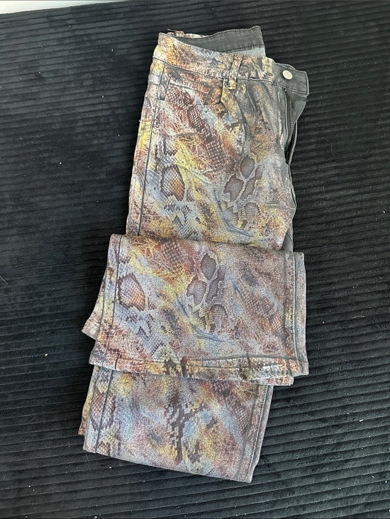 Denim - Women’s Snake-Print Stretch Jeans in Multicolor
